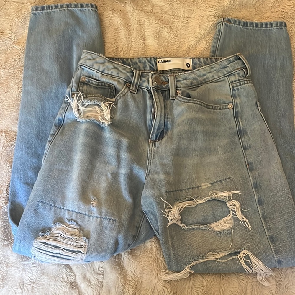 Garage ripped Mom jean